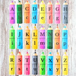 Farebná abeceda hravou formou! 🌈 Poznávanie písmen už nemusí byť nuda 📖. S našimi farebnými pastelkami si deti ľahko...